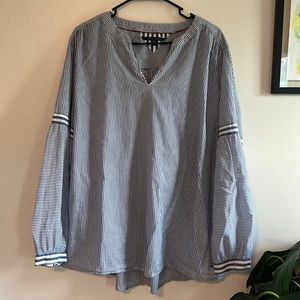 Lightweight Tommy Hilfiger top